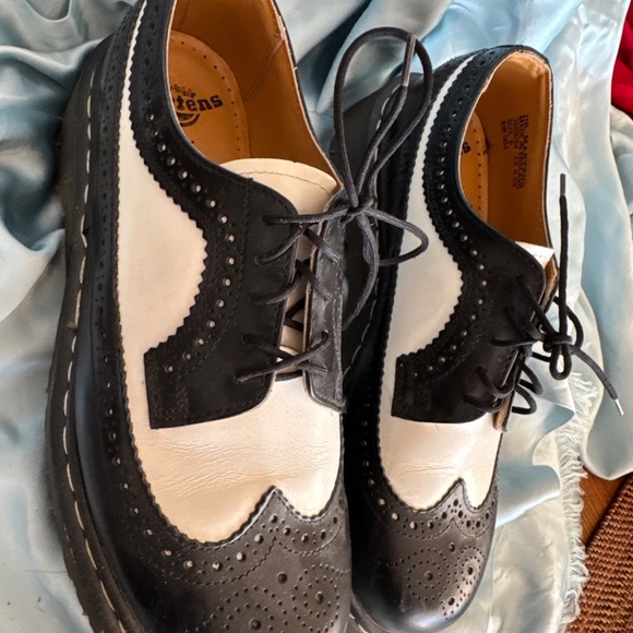 Dr. Martens Bex Brogue Shoes Black White Wingtip Oxford England US •M 8,W10. main image 9